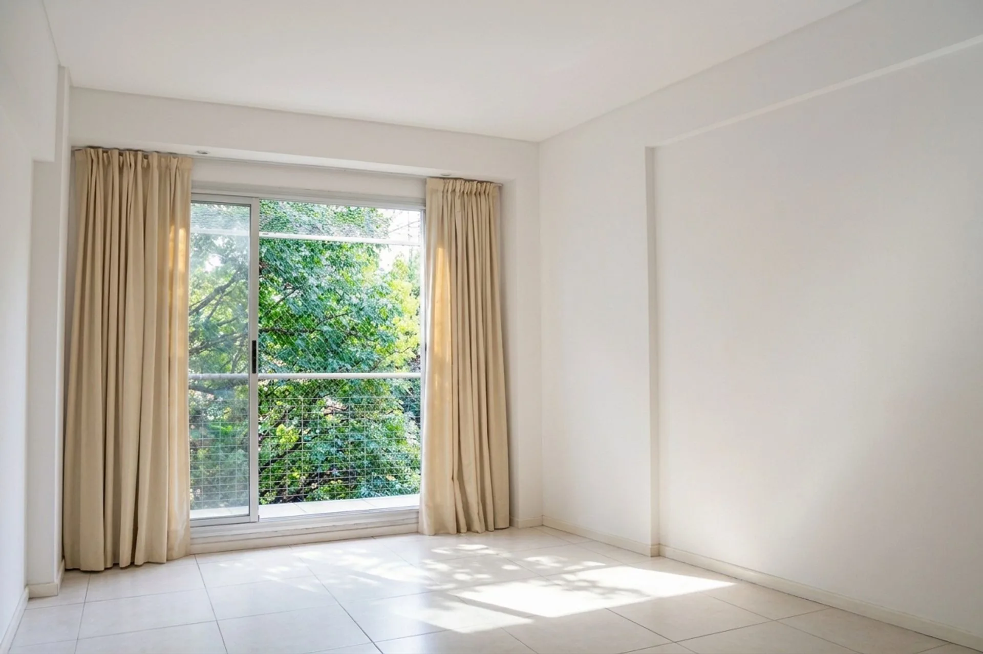 MONOAMBIENTE CON BALCÓN Y COCHERA VENTA CABALLITO foto 5