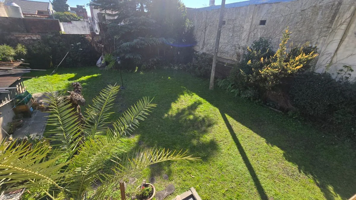 VENTA DOBLE LOTE MONTE CASTRO FONDO LIBRE foto 3