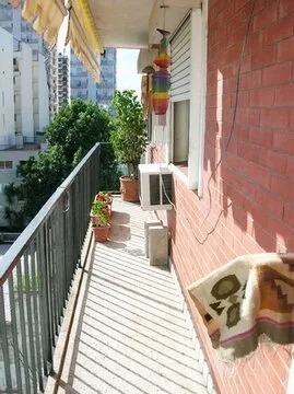 Coghlan, Naon 2700, 3 amb, 75m2, u$s 850 + expensas ( Junio 2026= aprox $ 180,000) + servicios. foto 2