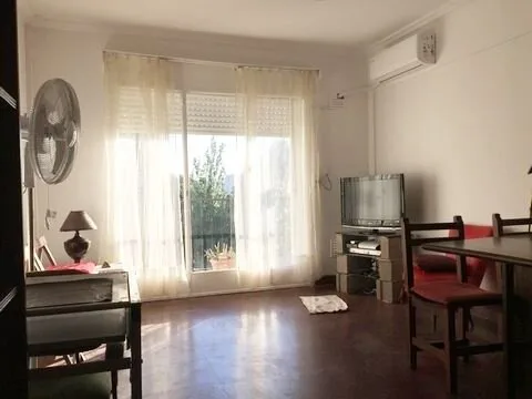 Coghlan, Naon 2700, 3 amb, 75m2, u$s 850 + expensas ( Junio 2026= aprox $ 180,000) + servicios. foto 4