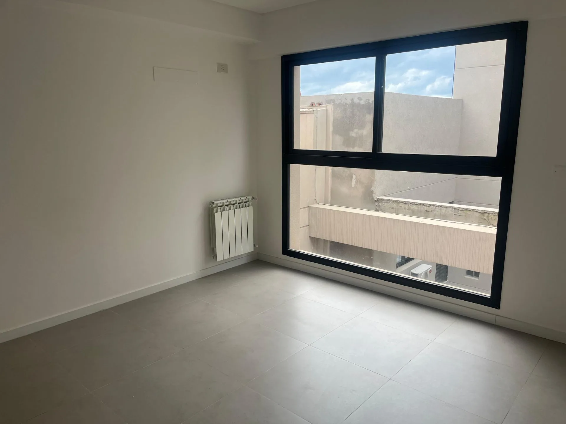 ALQUILER DEPARTAMENTO UN DORMITORIO CON TERRAZA foto 2
