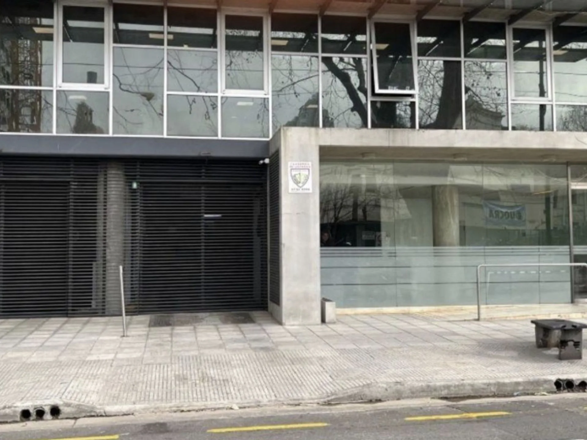 OFICINA EN VENTA A ESTRENAR – 142 m² – 1 COCHERA foto 2