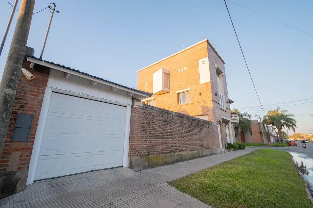VENTA CASA DE CATEGORÍA 3 DORMITORIOS EN SUITE foto 2