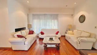 VENTA PROPIEDAD 5 AMBIENTES DE CATEGORÍA EN HAEDO CHICO. foto 5