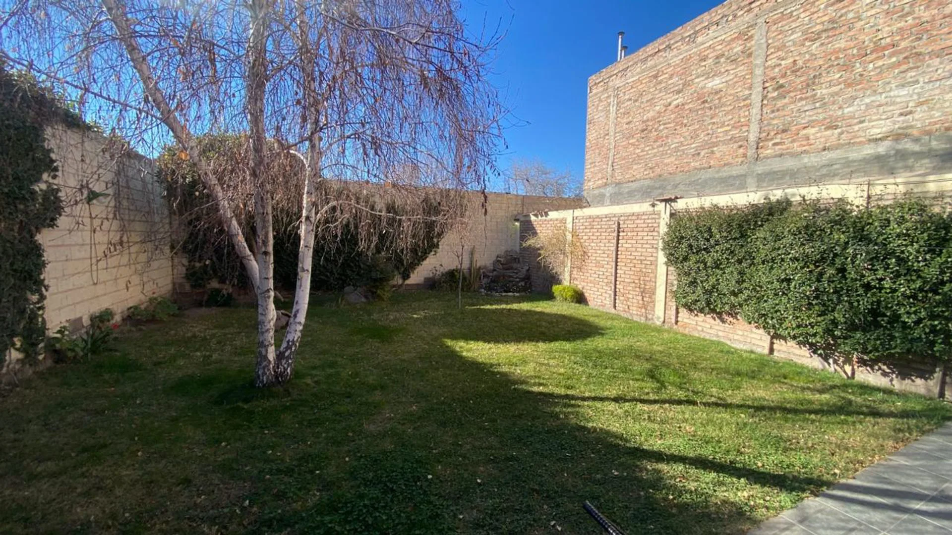 CASA EN VENTA 2 DORMITORIOS EN GUAYMALLEN foto 4