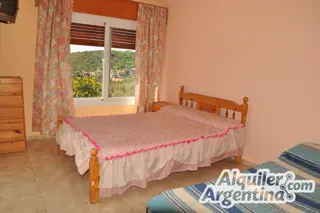 CHALET AMPLIO PARA 14 PERSONAS. HERMOSA VISTA PANORAMICA. QUINCHO. PISCINA. COCHERA. foto 5