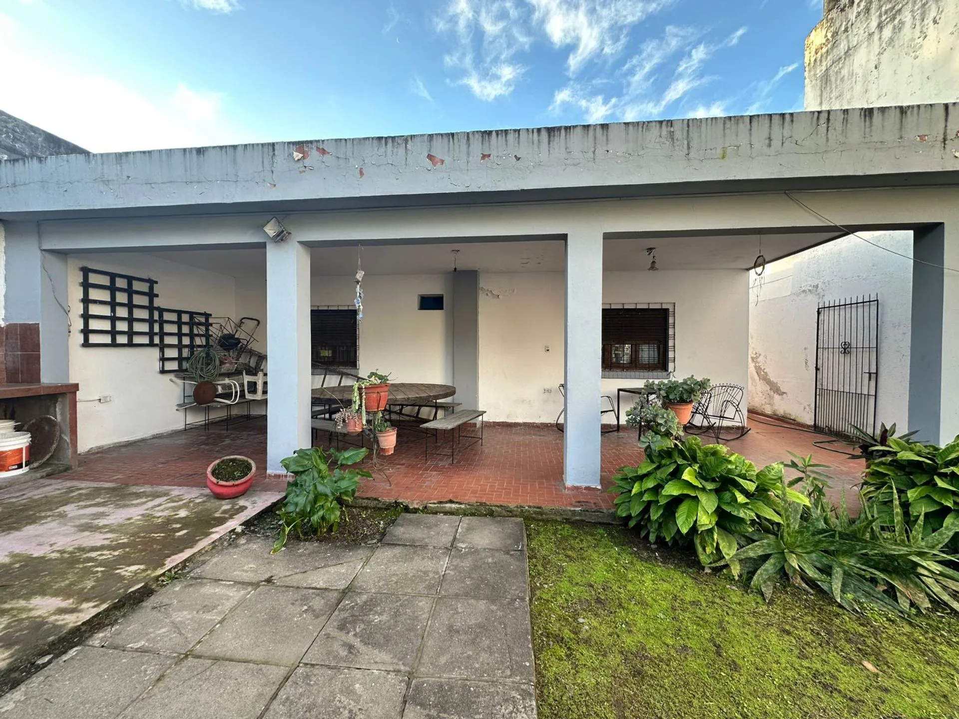 Venta casa 4 dormitorios zona parque Guillermina foto 4