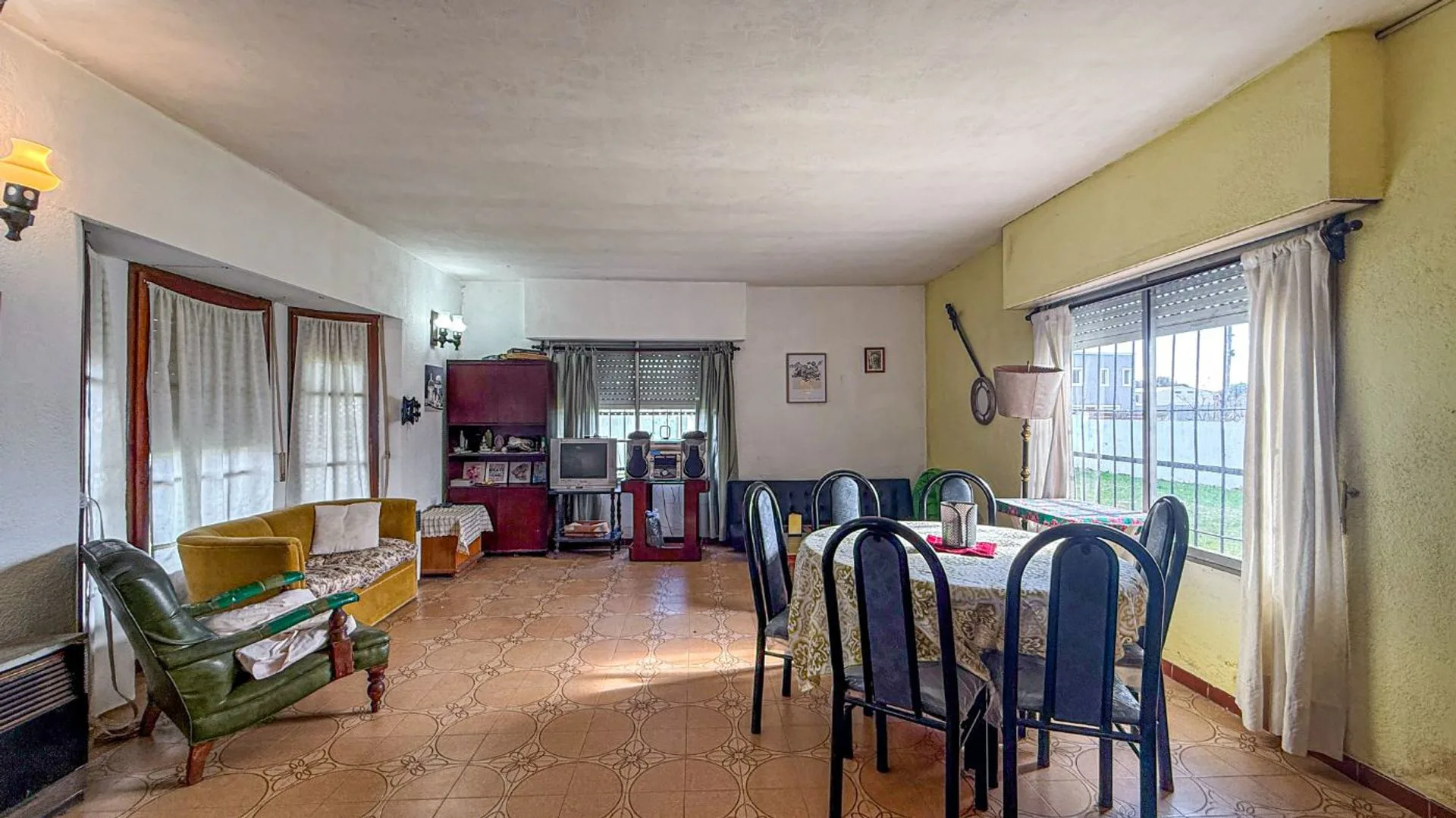 ALQUILER CASA 4 AMBIENTES CON PARQUE ALFAR foto 2