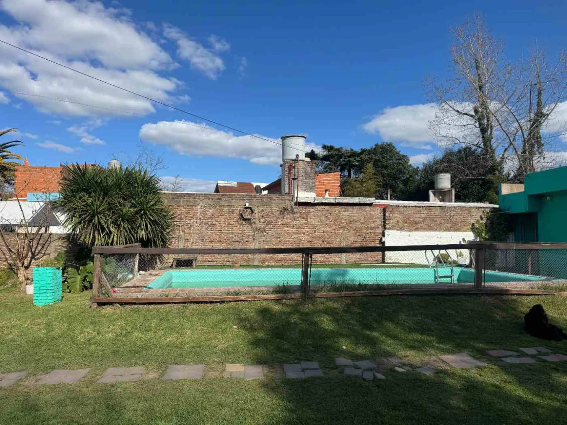 Casa 3 amb. en venta en Garín. 755 m2 s/2 lotes foto 3