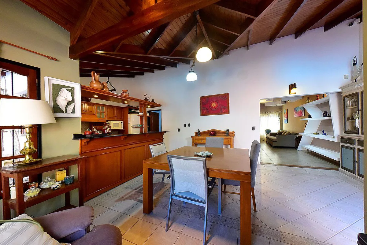 VENTA CASA EN ITUZAINGÓ, 4 AMB CON PATIO Y PILETA foto 5