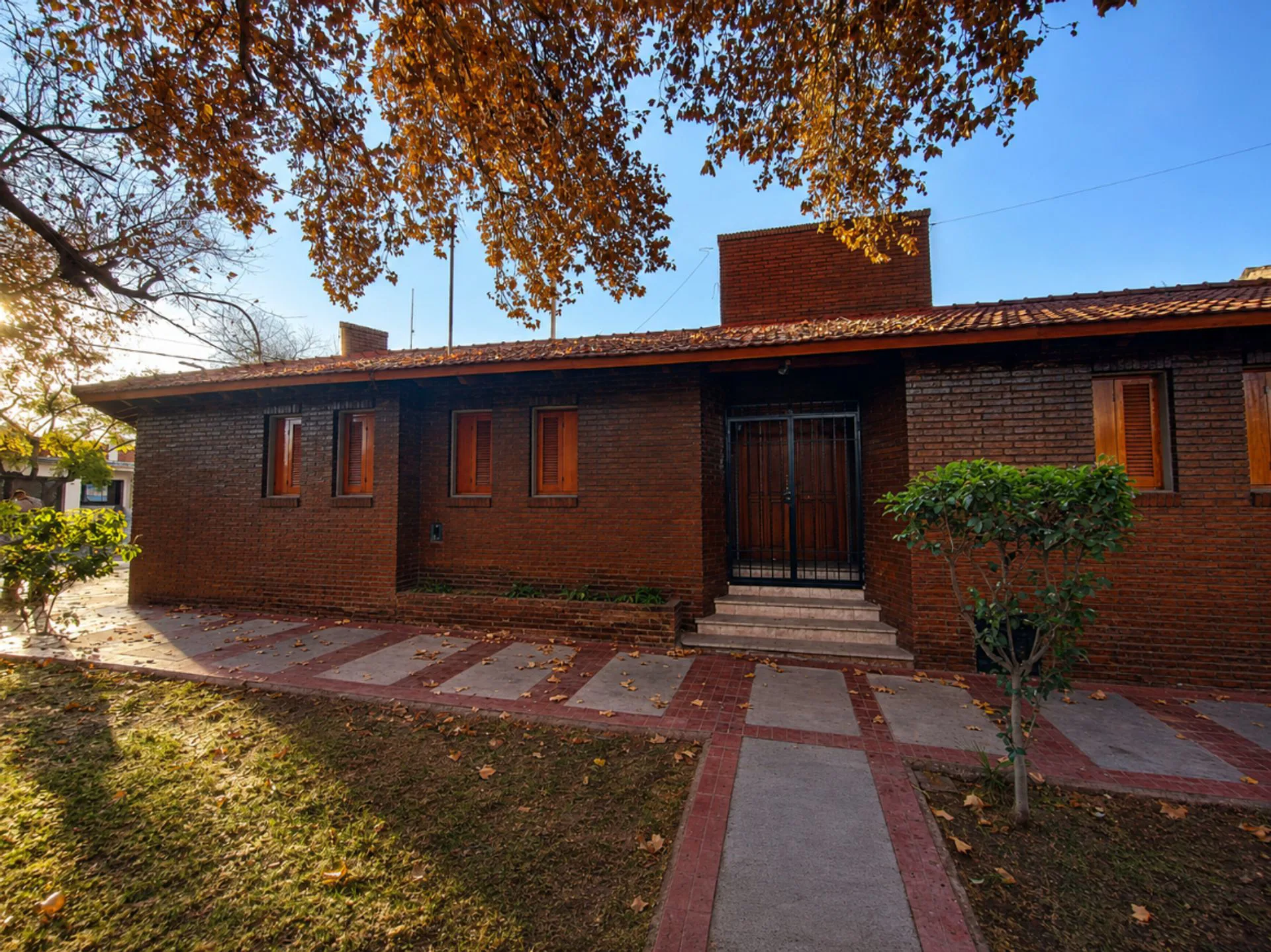 Casa en Venta 3 Dorm 4ta sección Oeste Capital foto 2