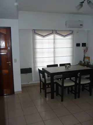 EXCELENTE Y BUEN ESTADO -CASA EN DUPLEX -SIN EXPENSAS -A 3 C/AS DE A.JB.JUSTO foto 2