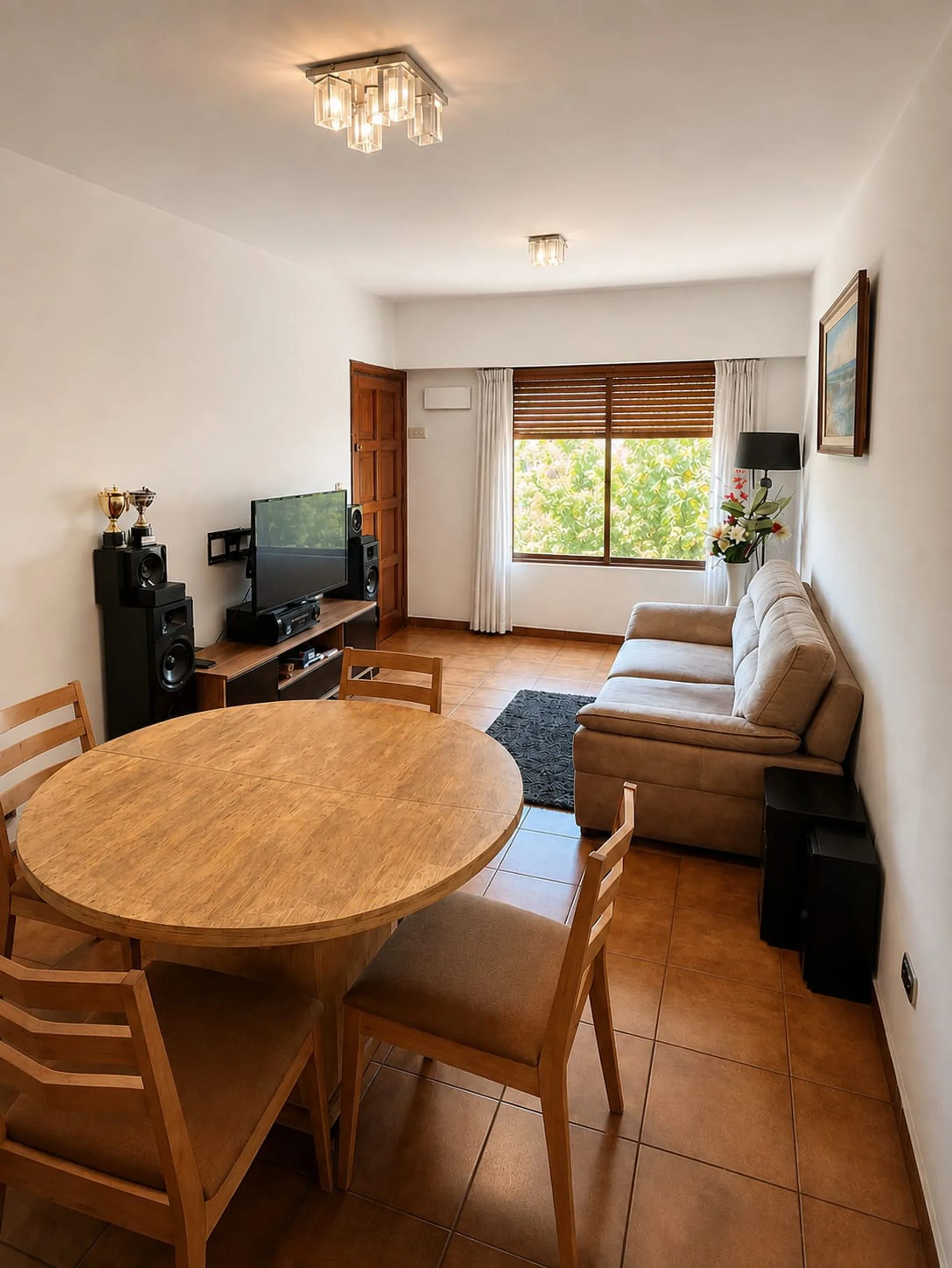 VENTA TRIPLEX 4 AMBIENTES, EN MUÑIZ foto 3