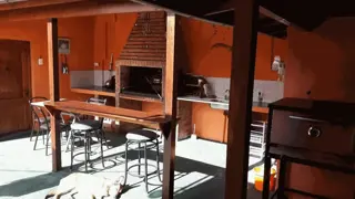 Casa De 6 Ambientes, 2 Baños Y Patio. Bº Aeronautico. C.1267 foto 2