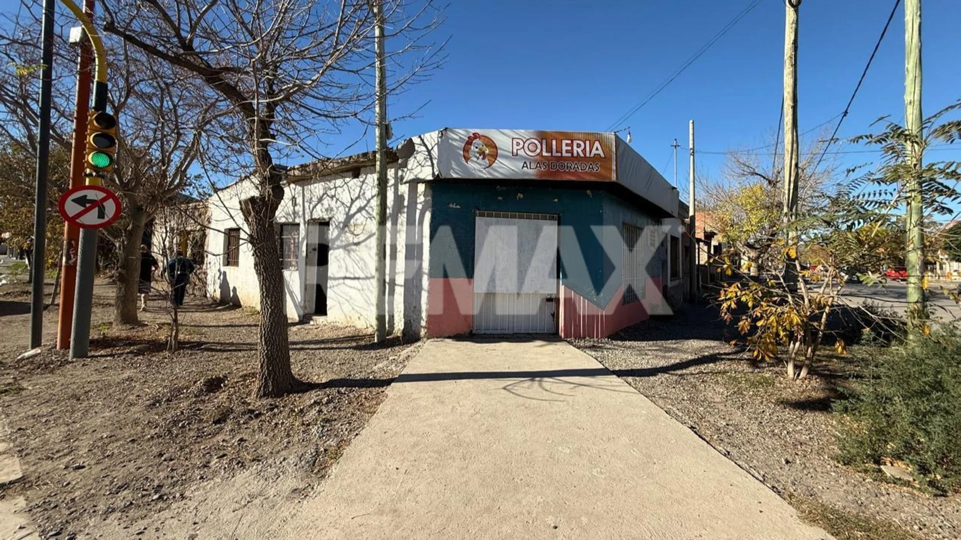 VENTA CASA APTA COMERCIAL CIPOLLETTI foto 2