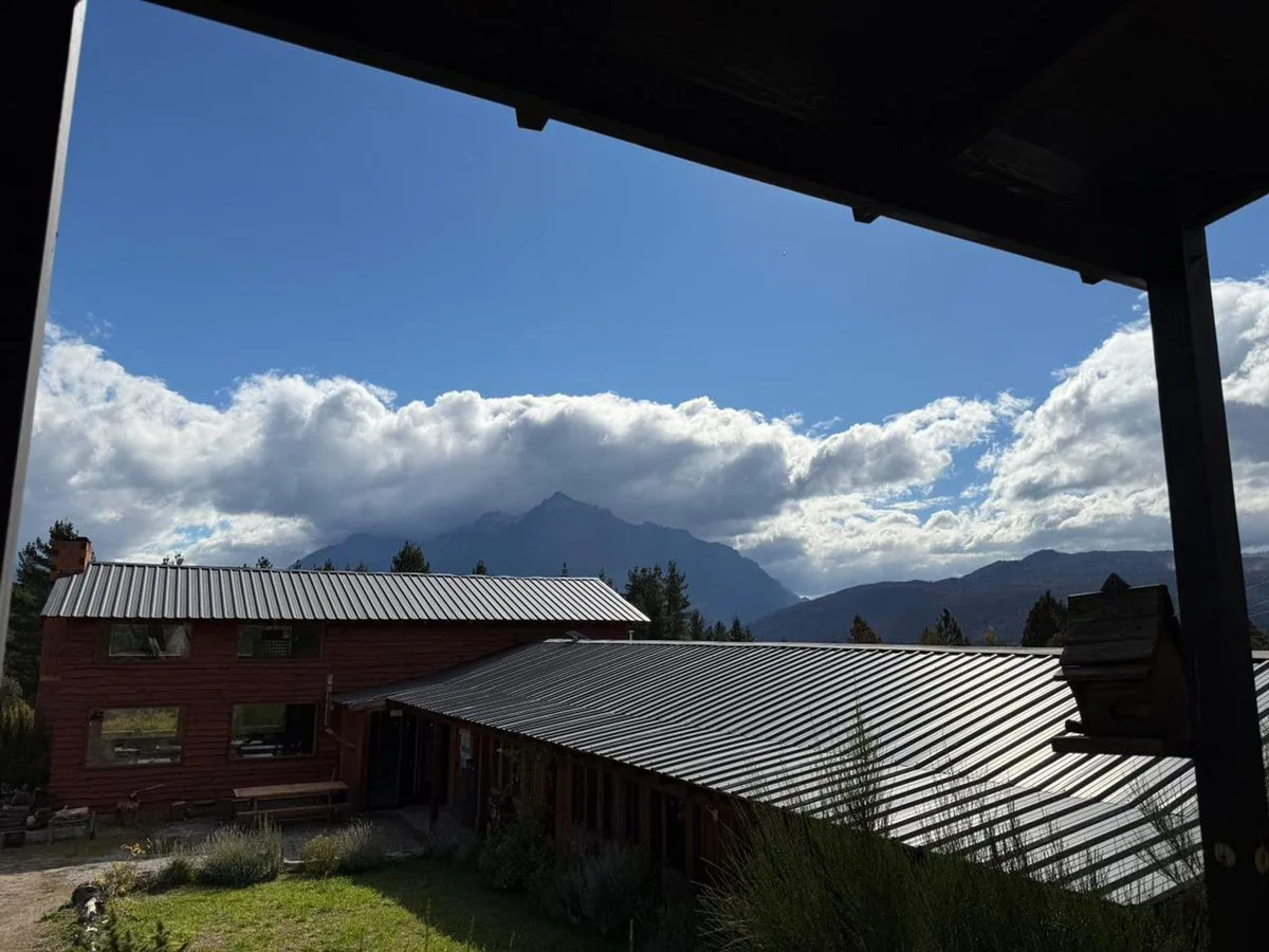 Hostería, confitería y restaurante en Epuyén foto 5