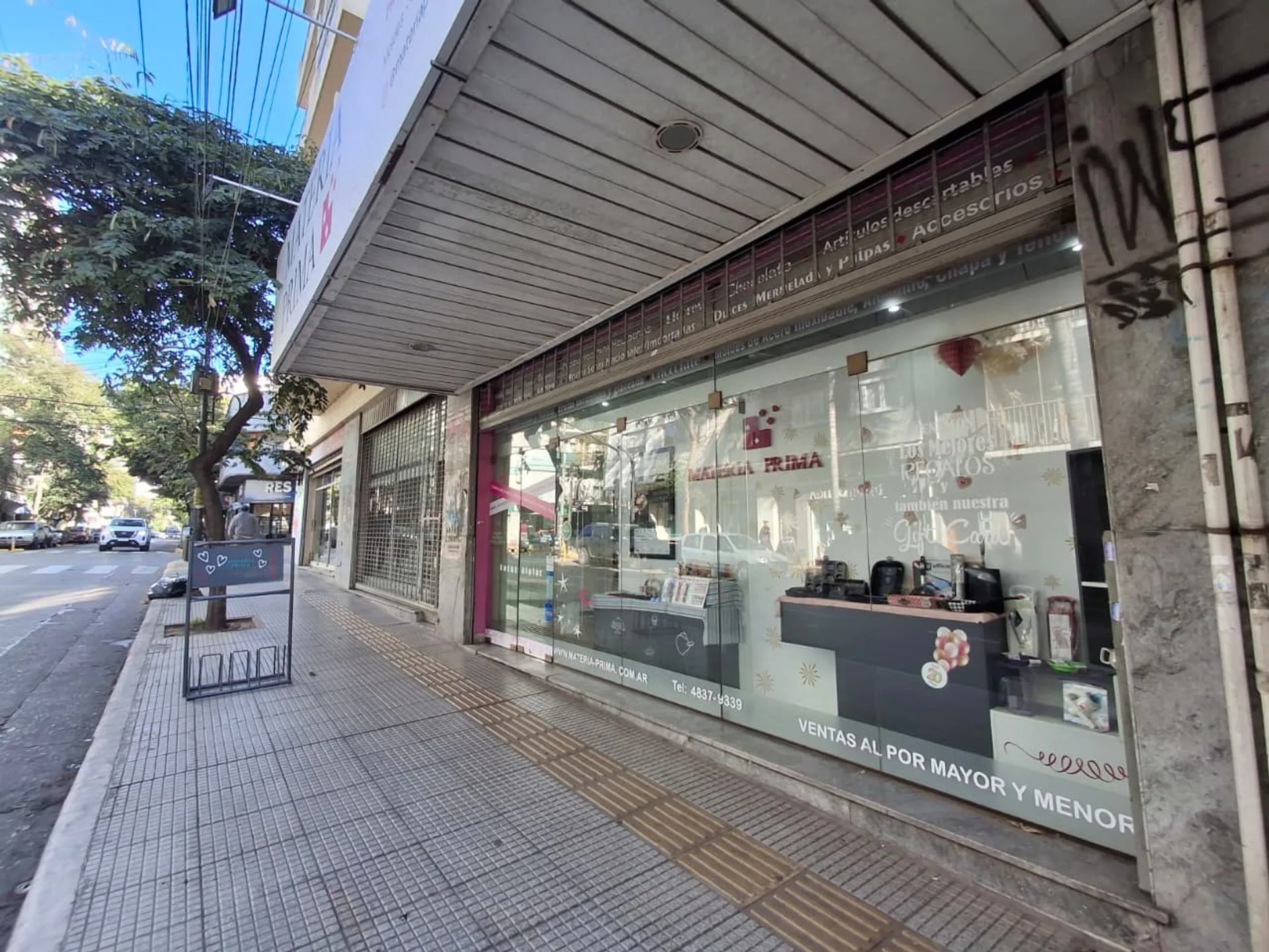 Alquiler Local 102m² Cubiertos + Patio en Florida foto 3