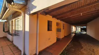AMPLIA PROPIEDAD EN VENTA A MINUTOS DEL CENTRO, EXCELENTE UBICACIÓN. foto 3