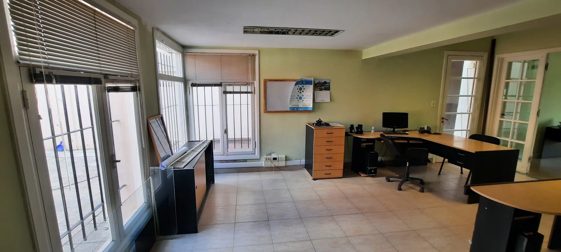 Venta Casa u Oficina 7 ambientes Av. 59 Necochea foto 4
