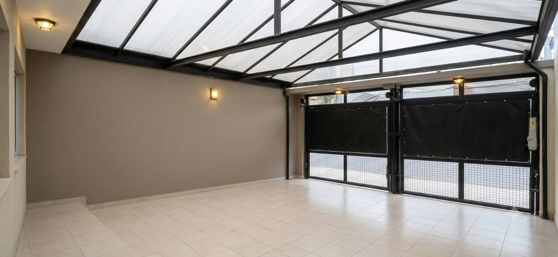 Venta Casa 4 amb. cochera doble Avellaneda foto 3