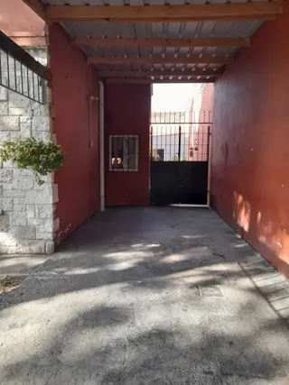 Hermosa Casa en venta en el centro de Florencio Varela foto 2