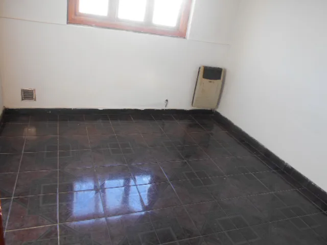 VENTA – Casa con amplio terreno – Av. San Martin al 3100 foto 4