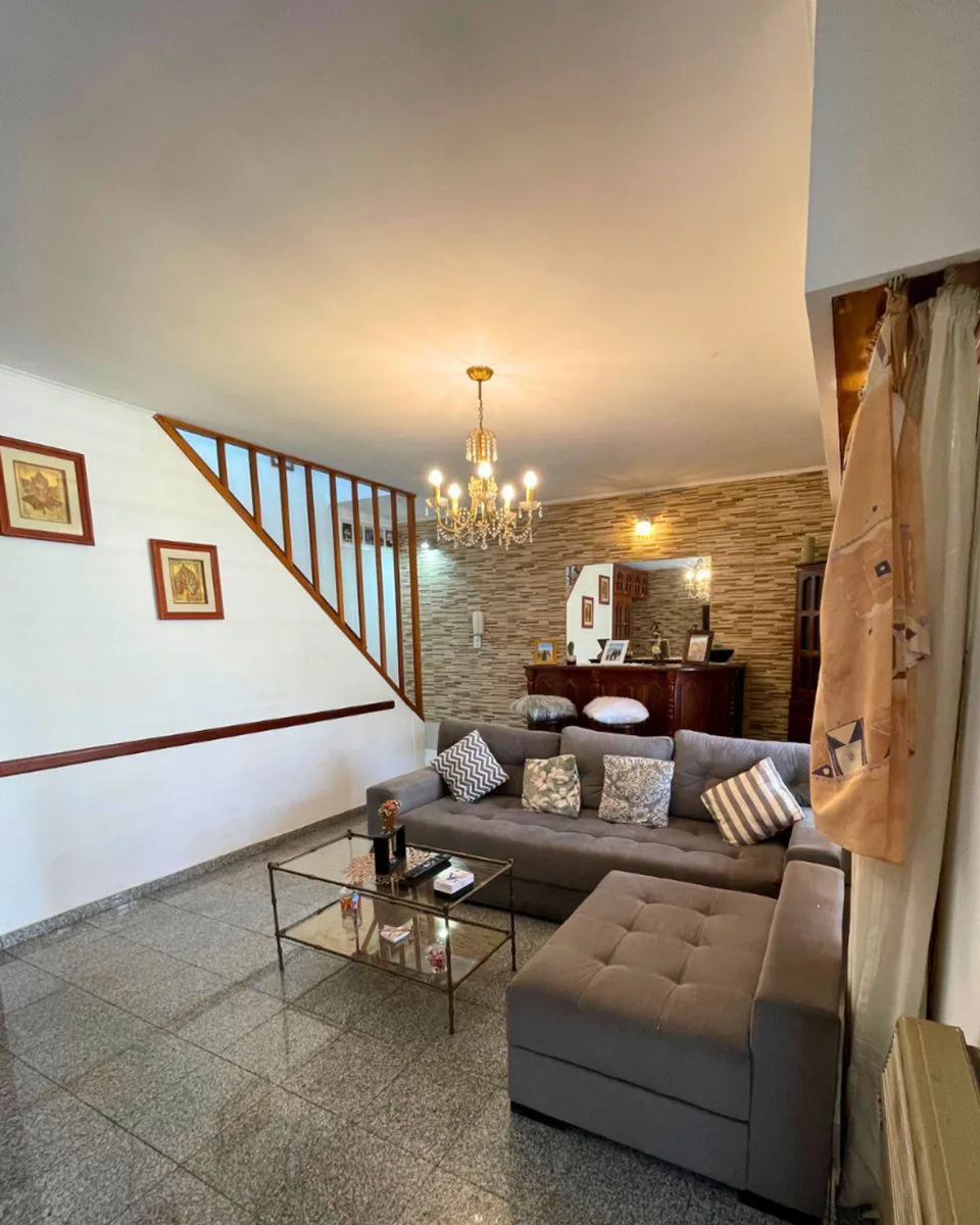 VENTA CASA 4 DORMITORIOS B. ALBERDI APTA CRÉDITO foto 4