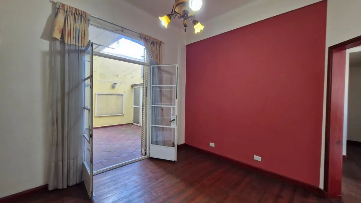 CABALLITO PH DEPARTAMENTO VENTA 3 AMBIENTES PATIO