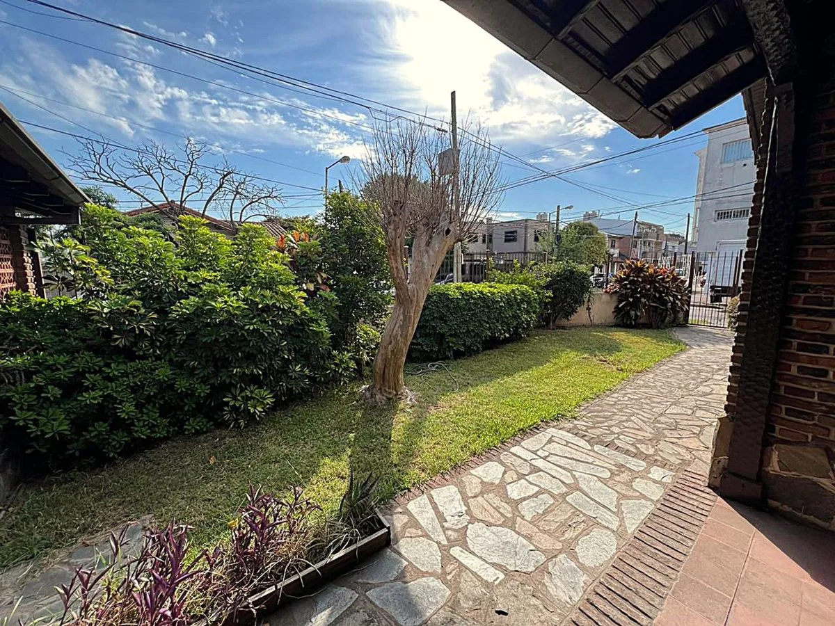 PH tipo casa de cuatro ambientes en San Andrés foto 2