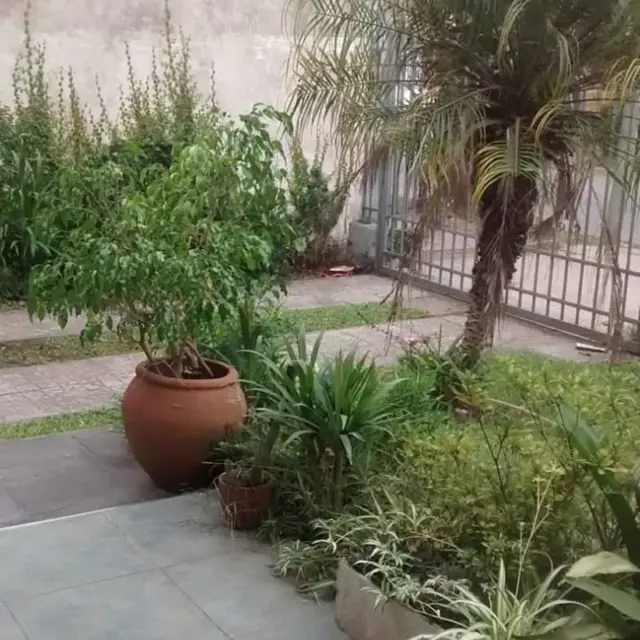 CASA EN VENTA EN FLORENCIO VARELA