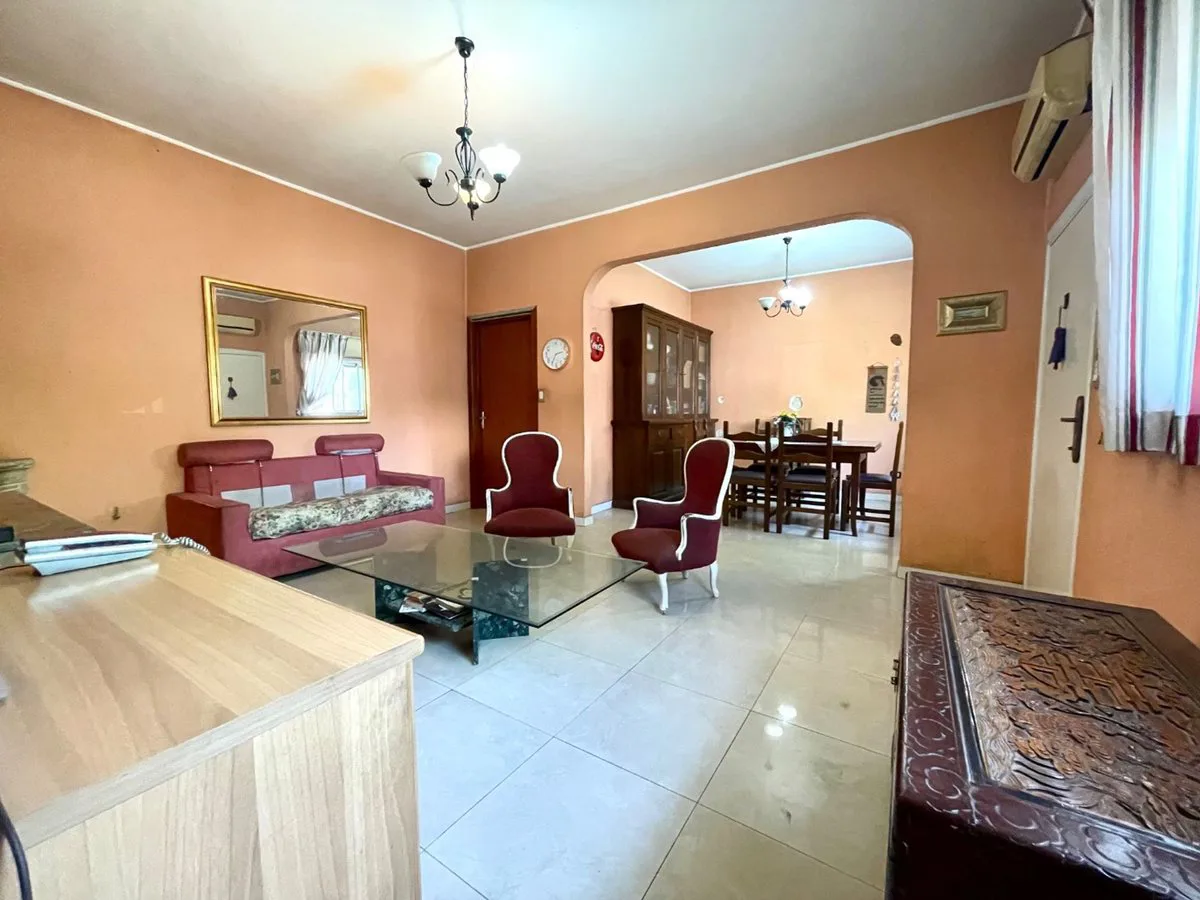 VENTA CASA 3 AMBIENTES COCHERA VERSALLES foto 2