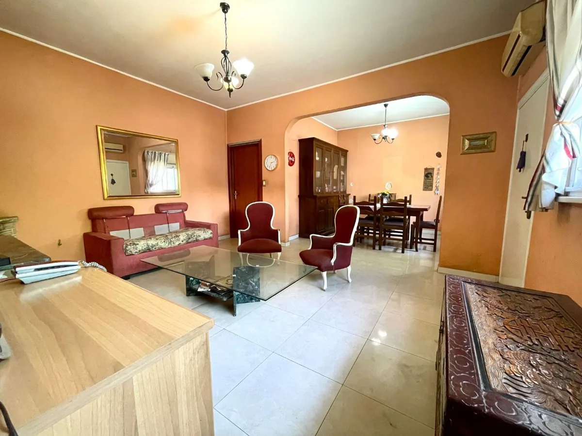 VENTA CASA 3 AMBIENTES COCHERA VERSALLES foto 3