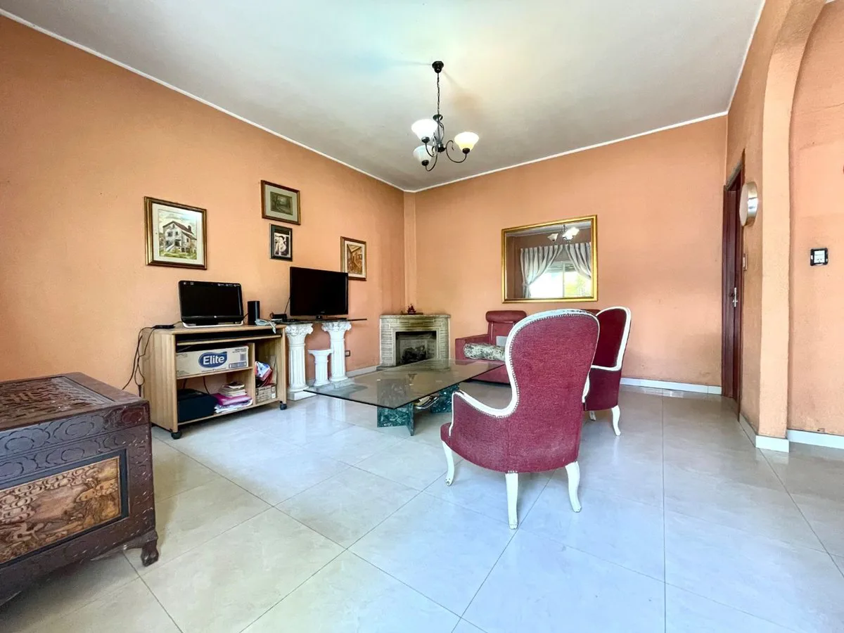VENTA CASA 3 AMBIENTES COCHERA VERSALLES foto 4