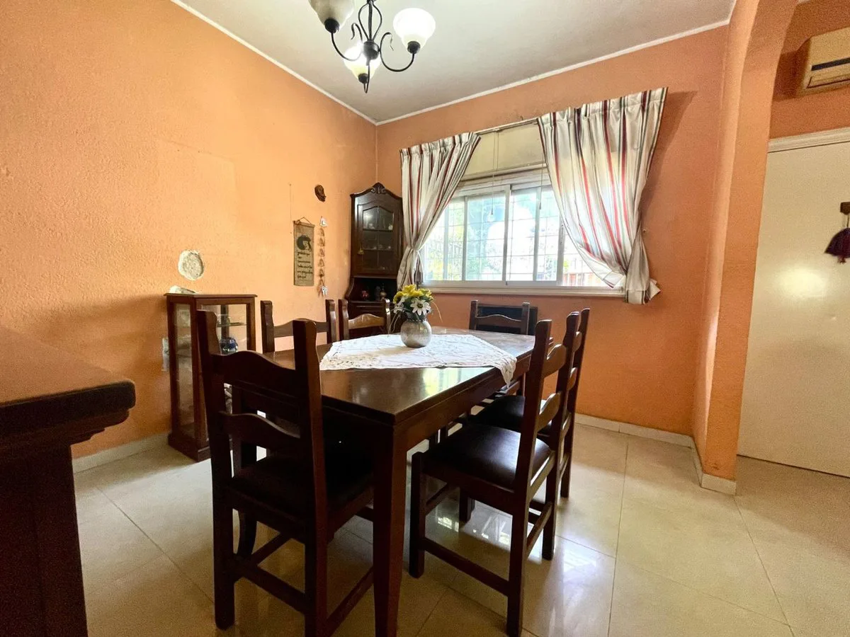 VENTA CASA 3 AMBIENTES COCHERA VERSALLES foto 5