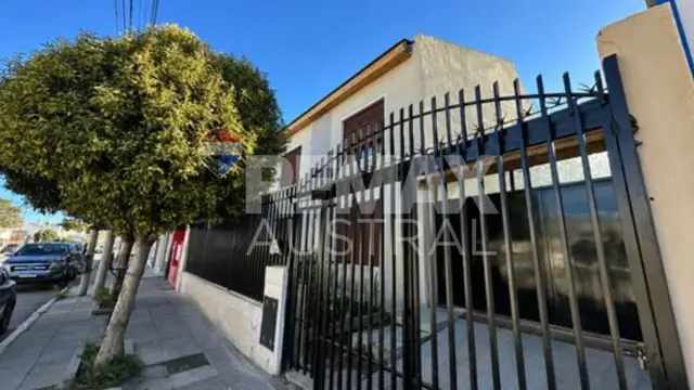 CASA 4 DORMITORIOS ZONA LA LOMA