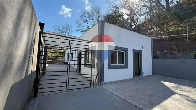 CASA EN VENTA 2 DORMITORIOS B° LAS MORAS