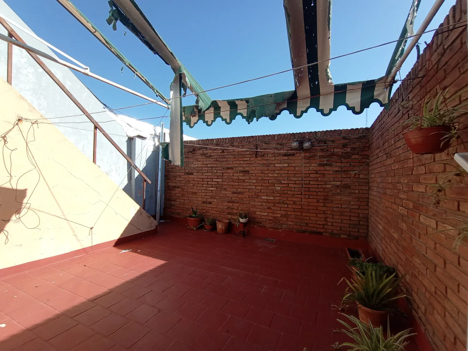 PH 2 ambientes con patio y terraza en Venta en Pompeya foto 4