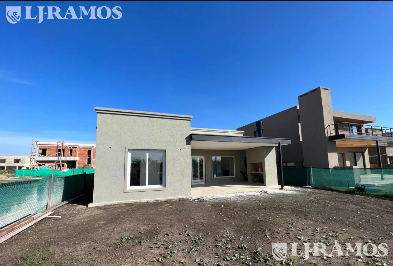 Casa a estrenar con 3 dormitorios en venta en Vila Marina foto 3