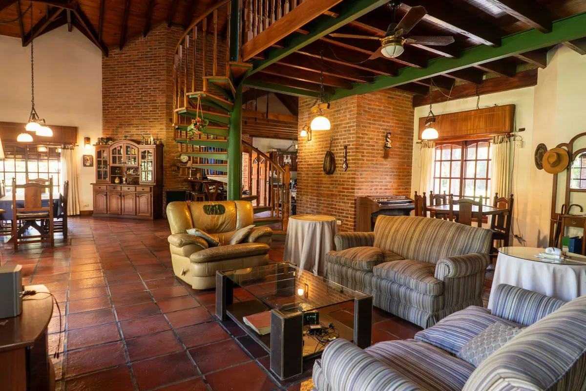 Venta Casa Quinta en Ricardo Rojas Lote 4200m2 foto 4