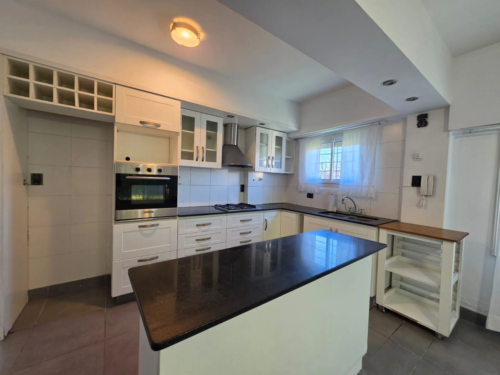 VENTA CASA 4 AMB CON JARDÍN Y COCHERA PARQUE LURO foto 4