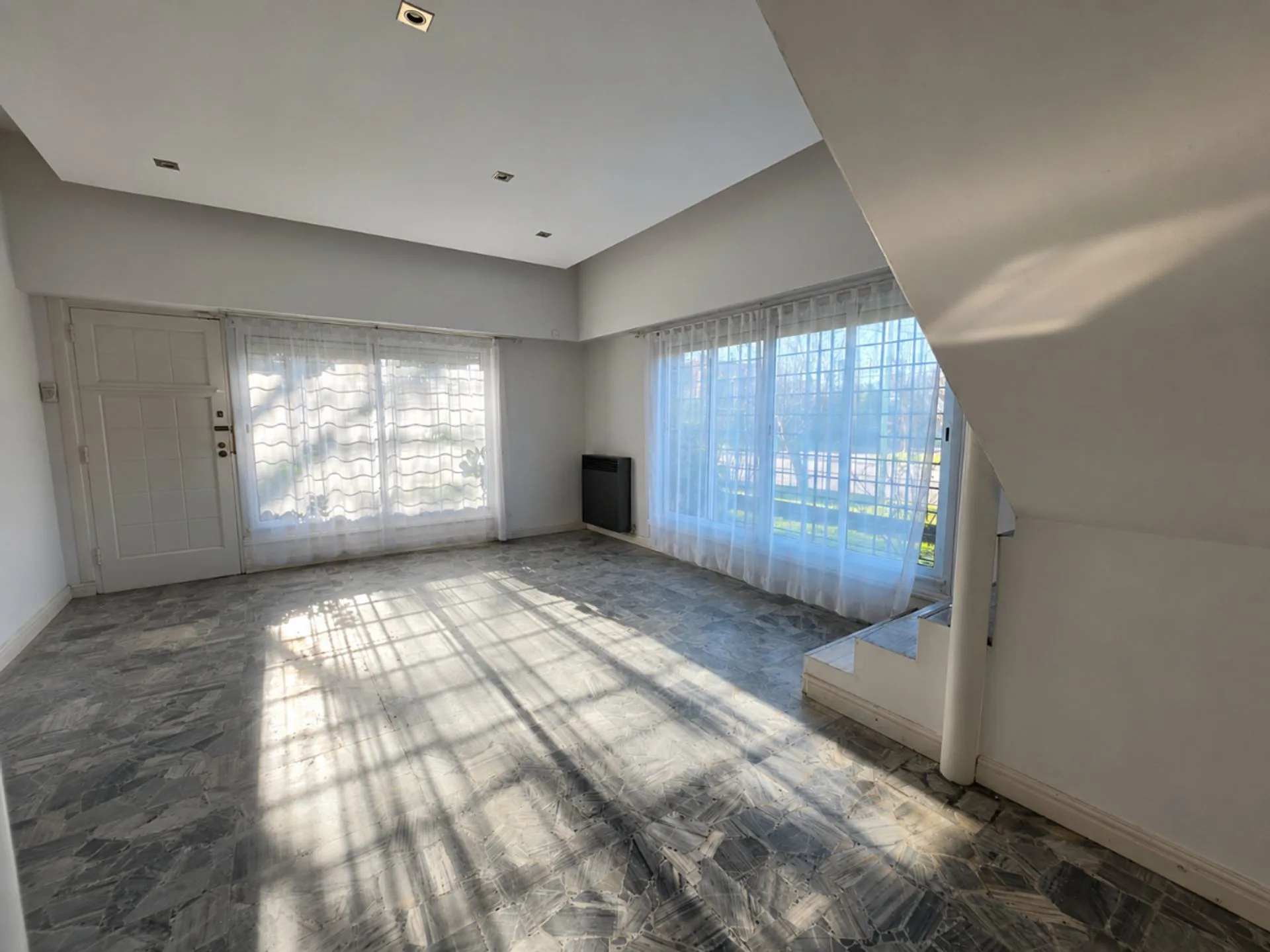 VENTA CASA 4 AMB CON JARDÍN Y COCHERA PARQUE LURO foto 5