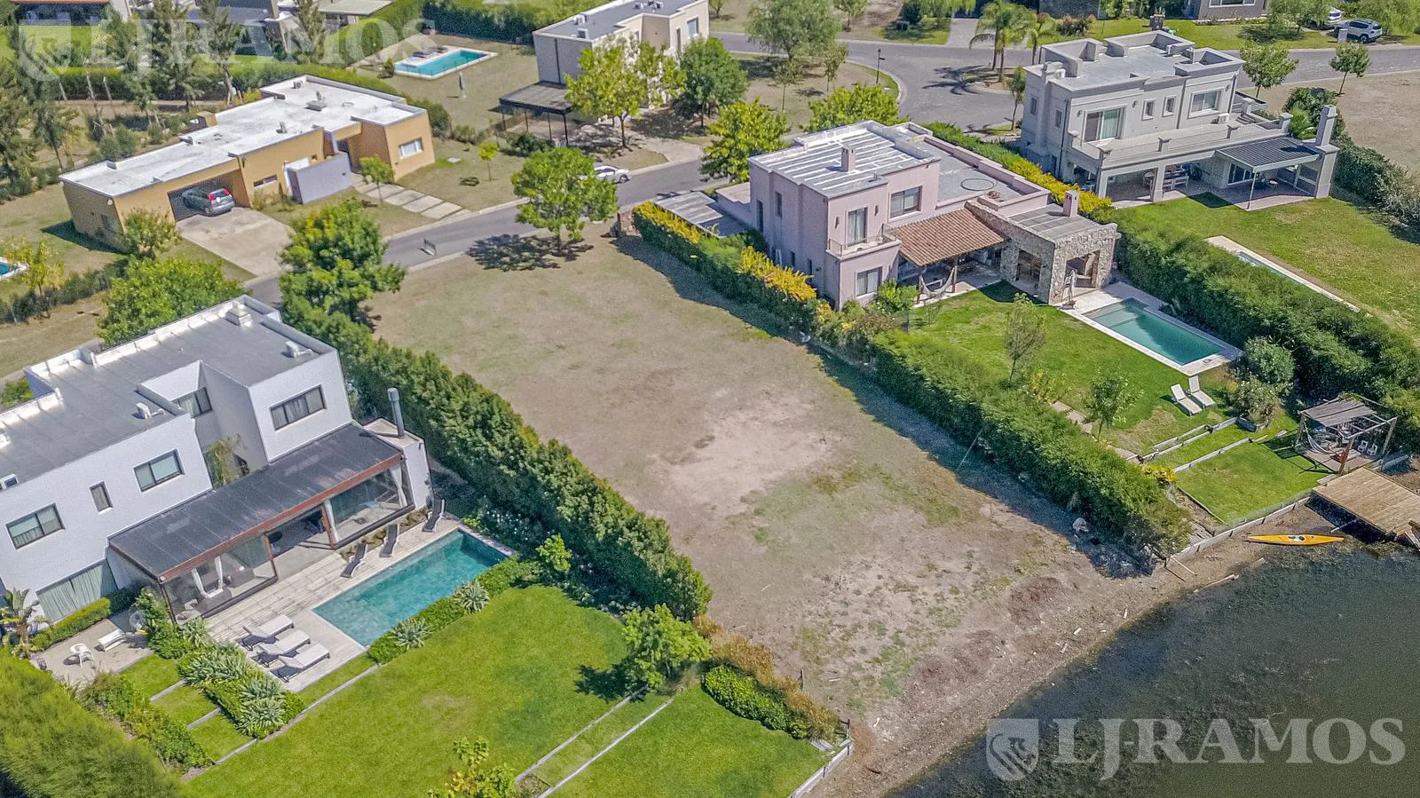 Excelente lote de 947 m2 a la laguna en venta en San Gabriel. foto 4