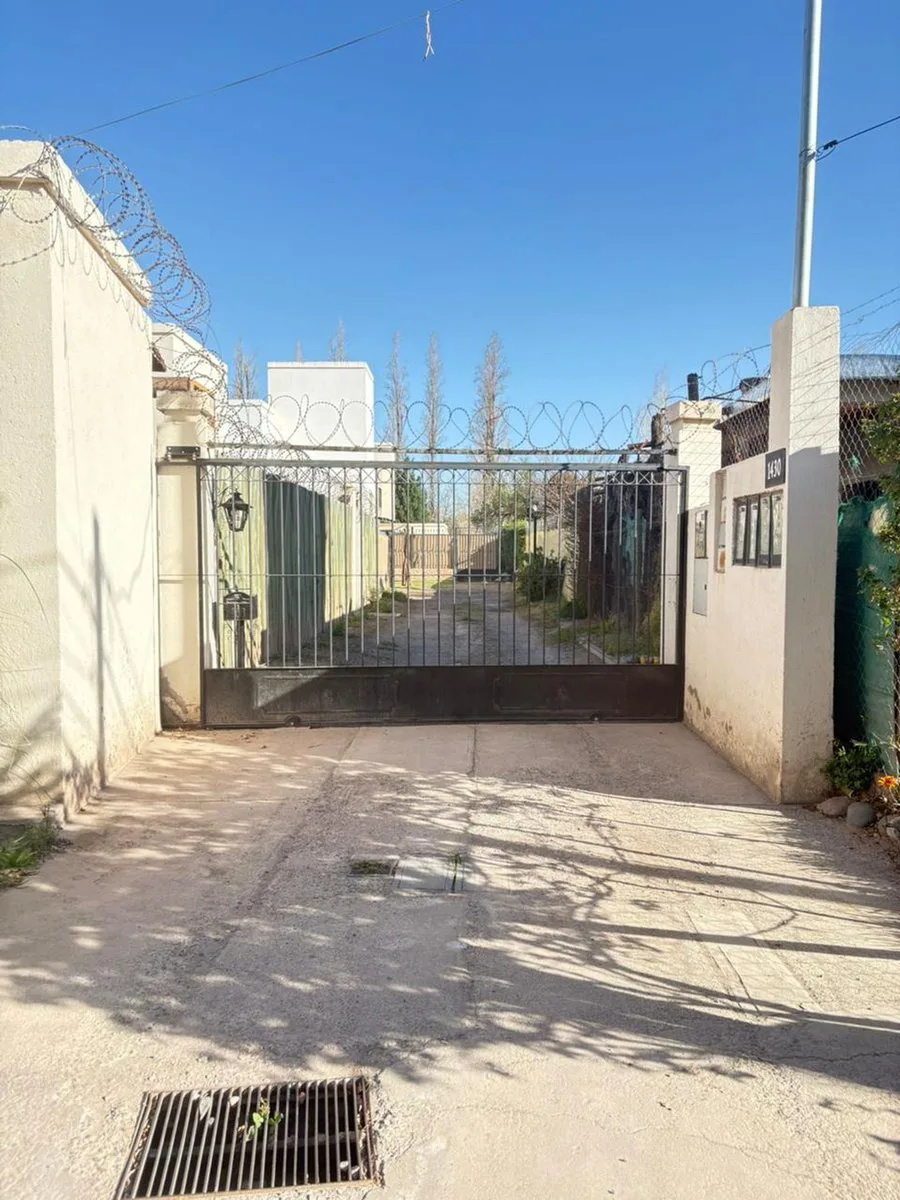 ESPECTACULAR CASA EN LAS HERAS- APTA CRÉDITO. foto 3