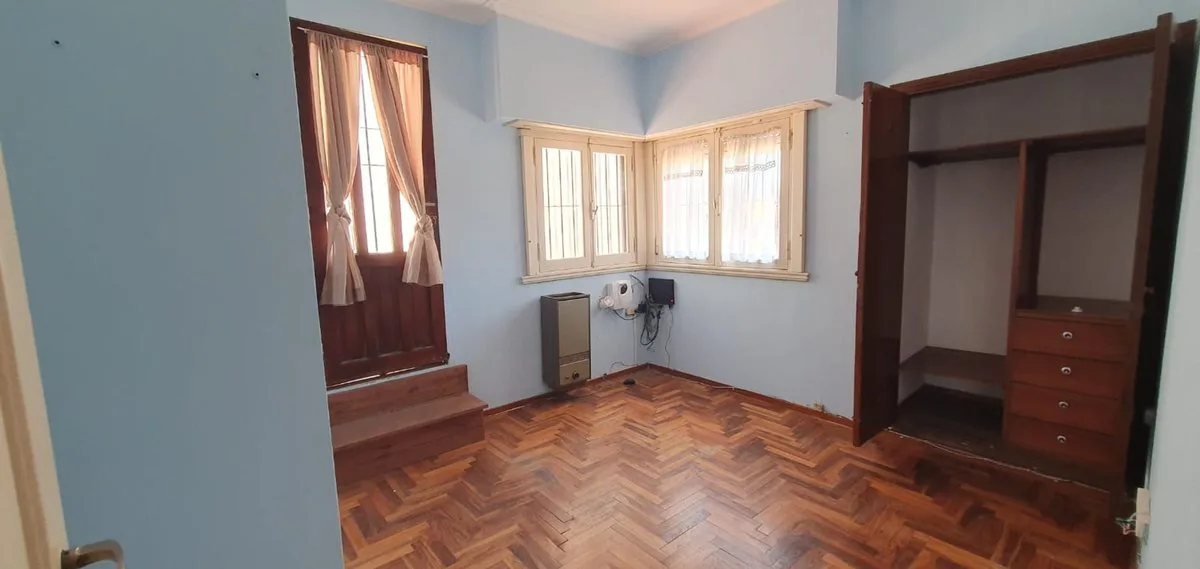 CASA USO COMERCIAL+DEPOSITO CHAUVIN OPORTUNIDAD!! foto 3