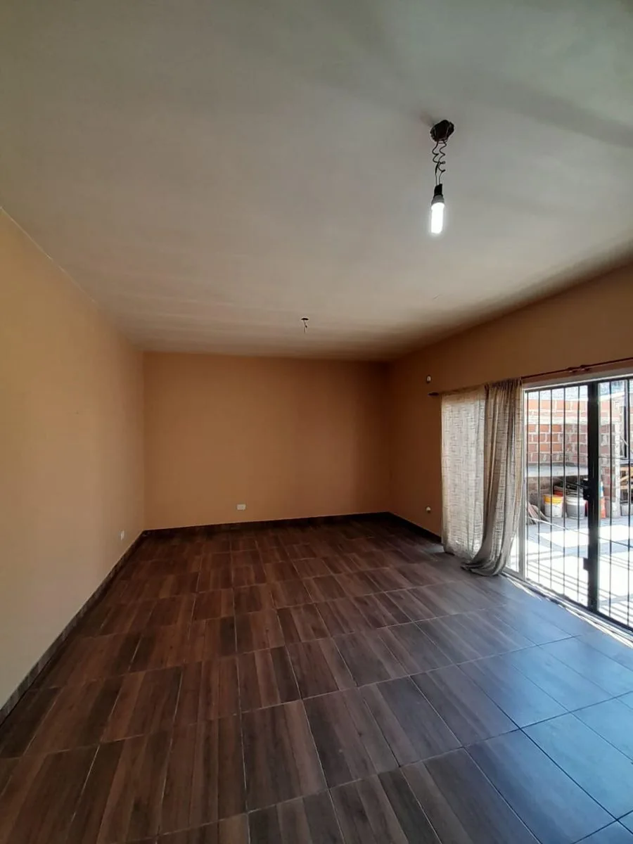 VENTA CASA/QUINCHO SUPER LOTE LA REJA foto 2