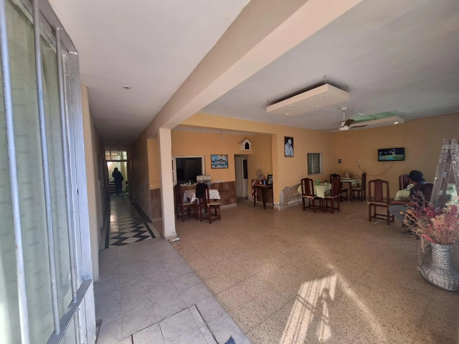 VENTA HOTEL EN EL CENTRO DE TERMAS RIO HONDO foto 2