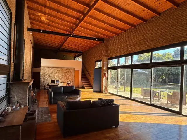 VENTA CASA 5 AMB PILETA Y JARDIN ADROGUE