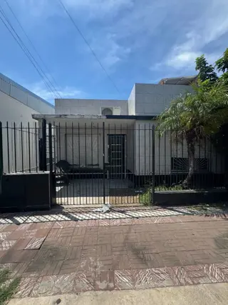 Alquiler Uso Profesional Casa de 3 Ambientes con Patio en Banfield. foto 2