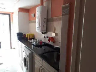 CASA 5 AMB. c/2 coch. Excelente e impecable S/lote propio en Lanusita. USO COMERCIAL O VIVIENDA. foto 3