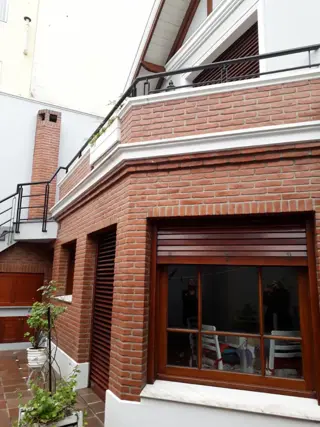 CASA 5 AMB. c/2 coch. Excelente e impecable S/lote propio en Lanusita. USO COMERCIAL O VIVIENDA. foto 5